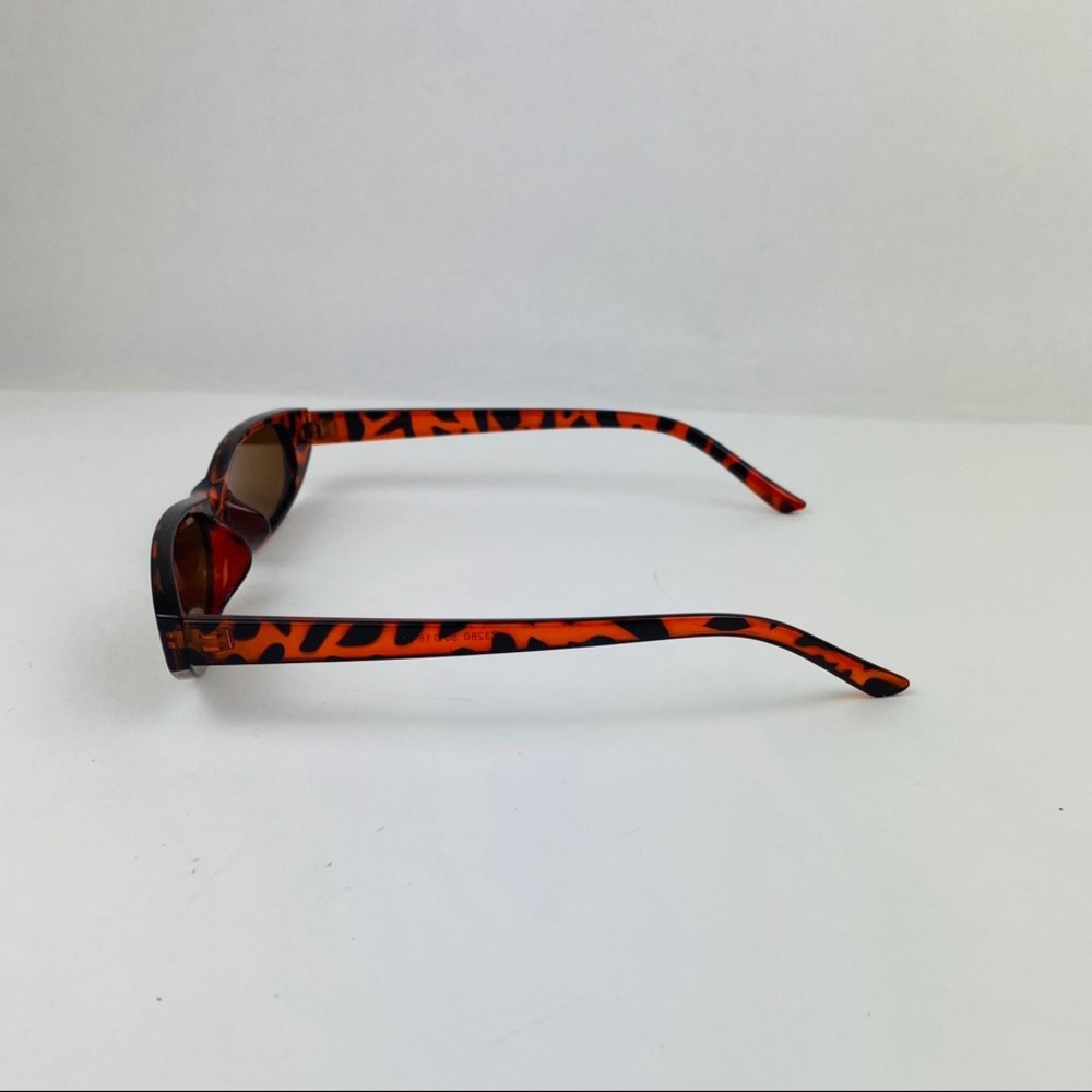 Rectangle slim brown lens cheetah frame sunglasses - Picture 3 of 3